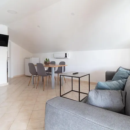 Ivano Apartment *